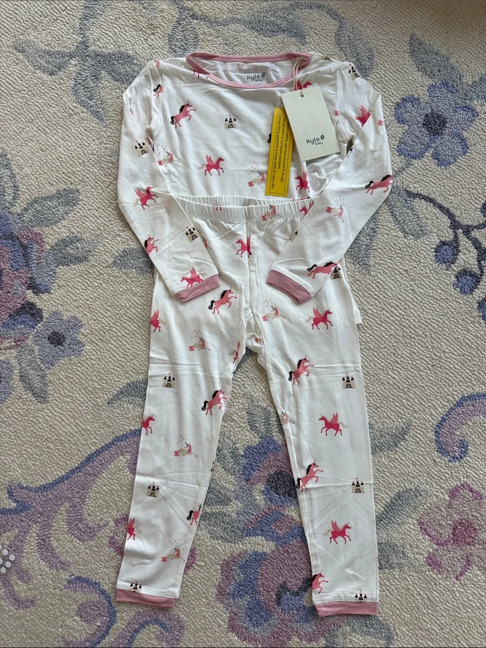 Kyte BABY PJ Set with Pink Unicorns NWT 4T